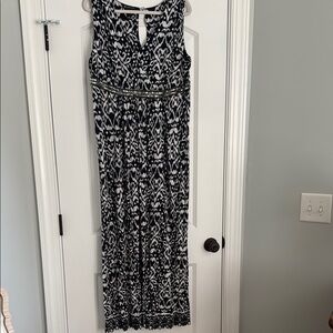 Elegant Navy and White Patterned Dress with Beaded Waist